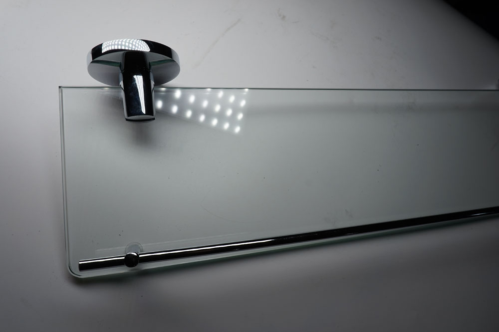 Настенная стеклянная полка хром 50см