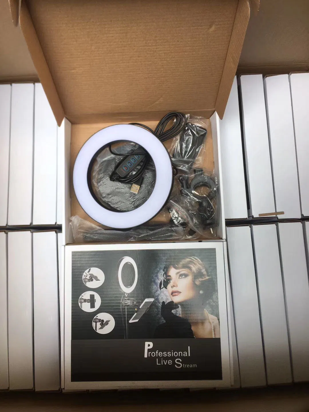 Светильник для селфи и стримов с держателем телефона