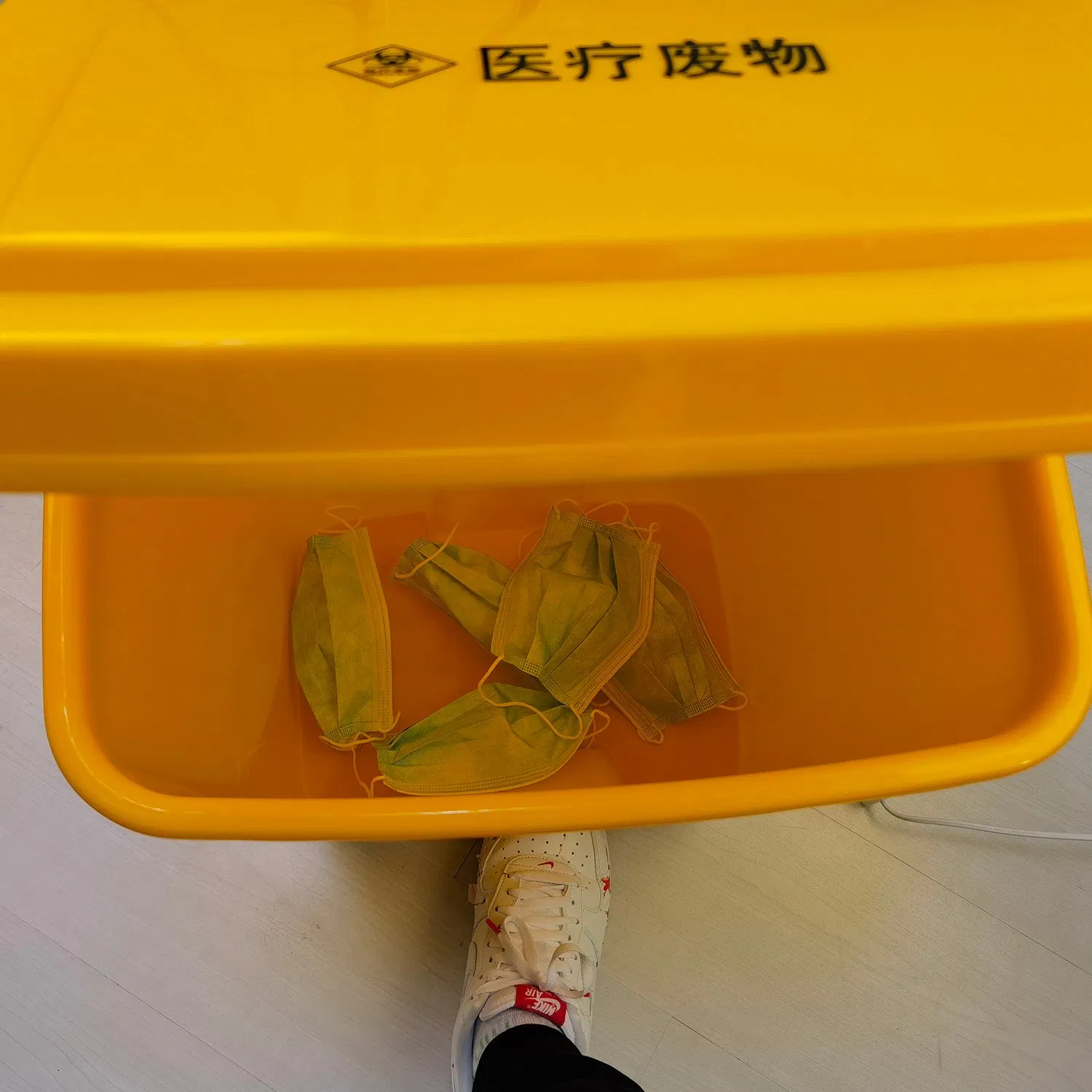 Medical Wastetrash Can Plastic UV-C Trash Can Trash Bin for Hospital