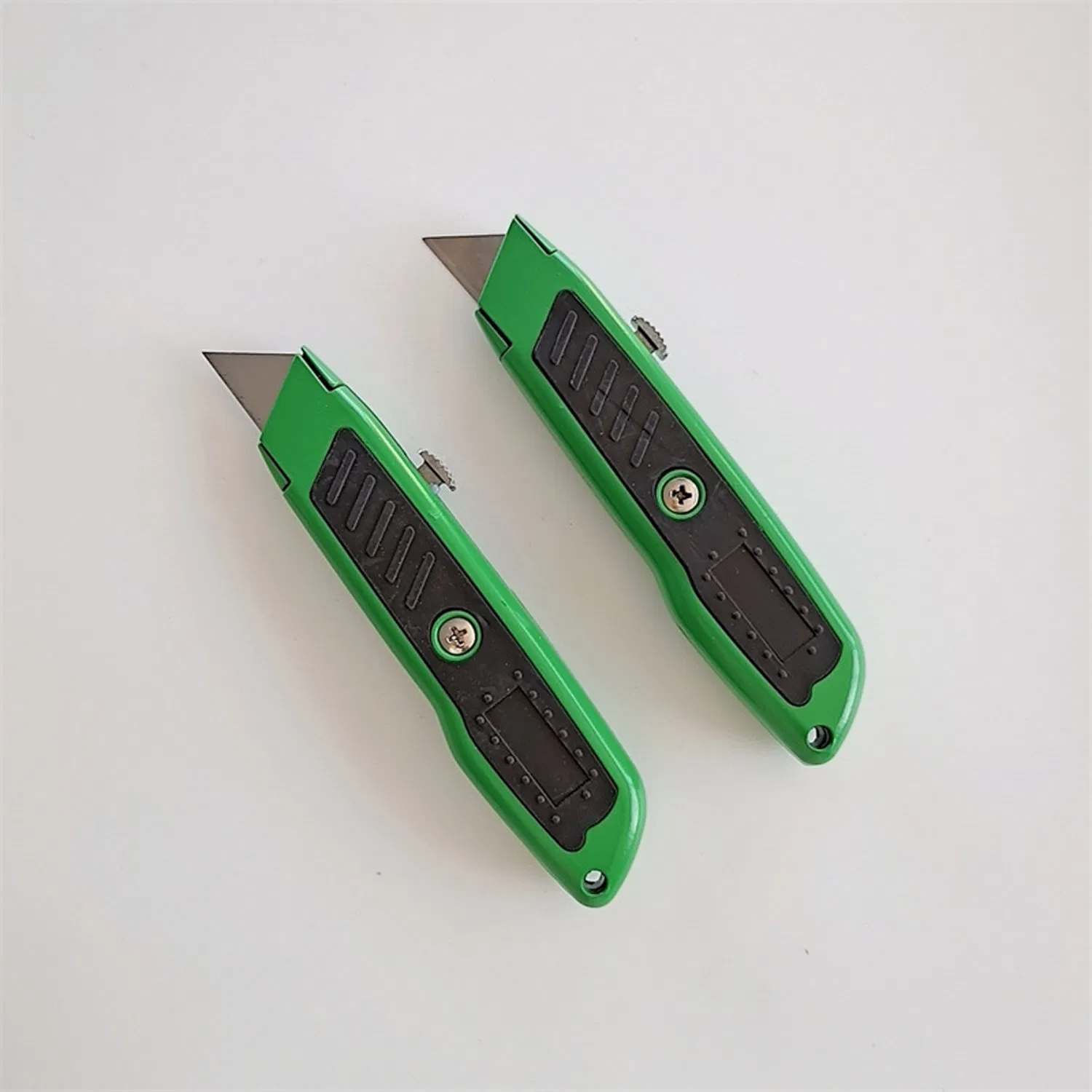 Профессиональный выдвижной нож-резак для картона