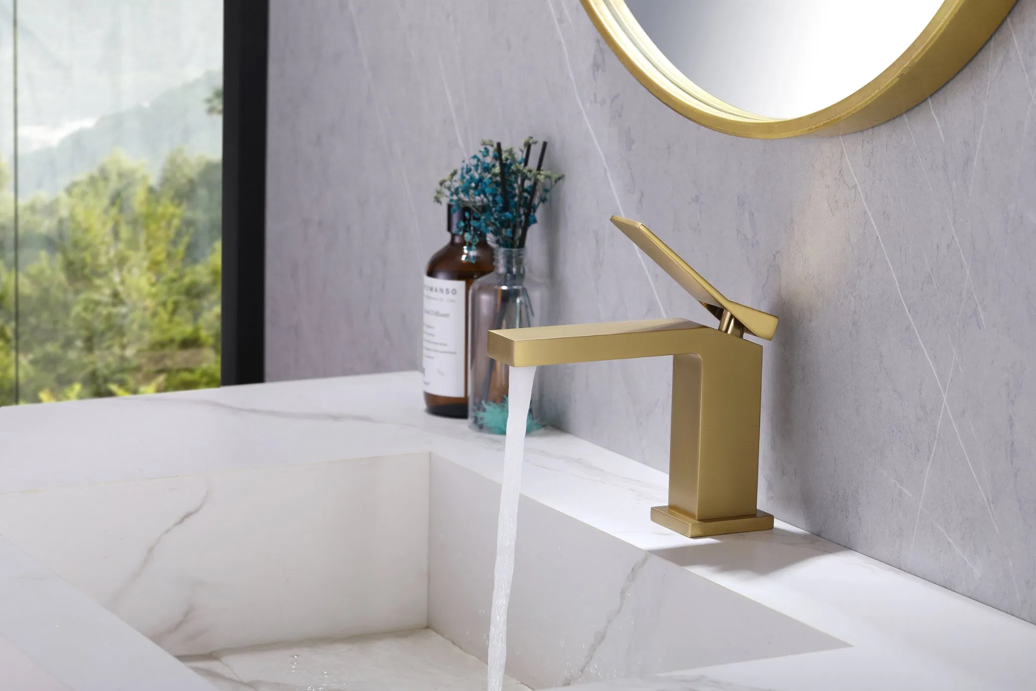 Sanitary Ware PVD Brushed Gold Bathrooms Sink Square Short H59 Brass Faucet