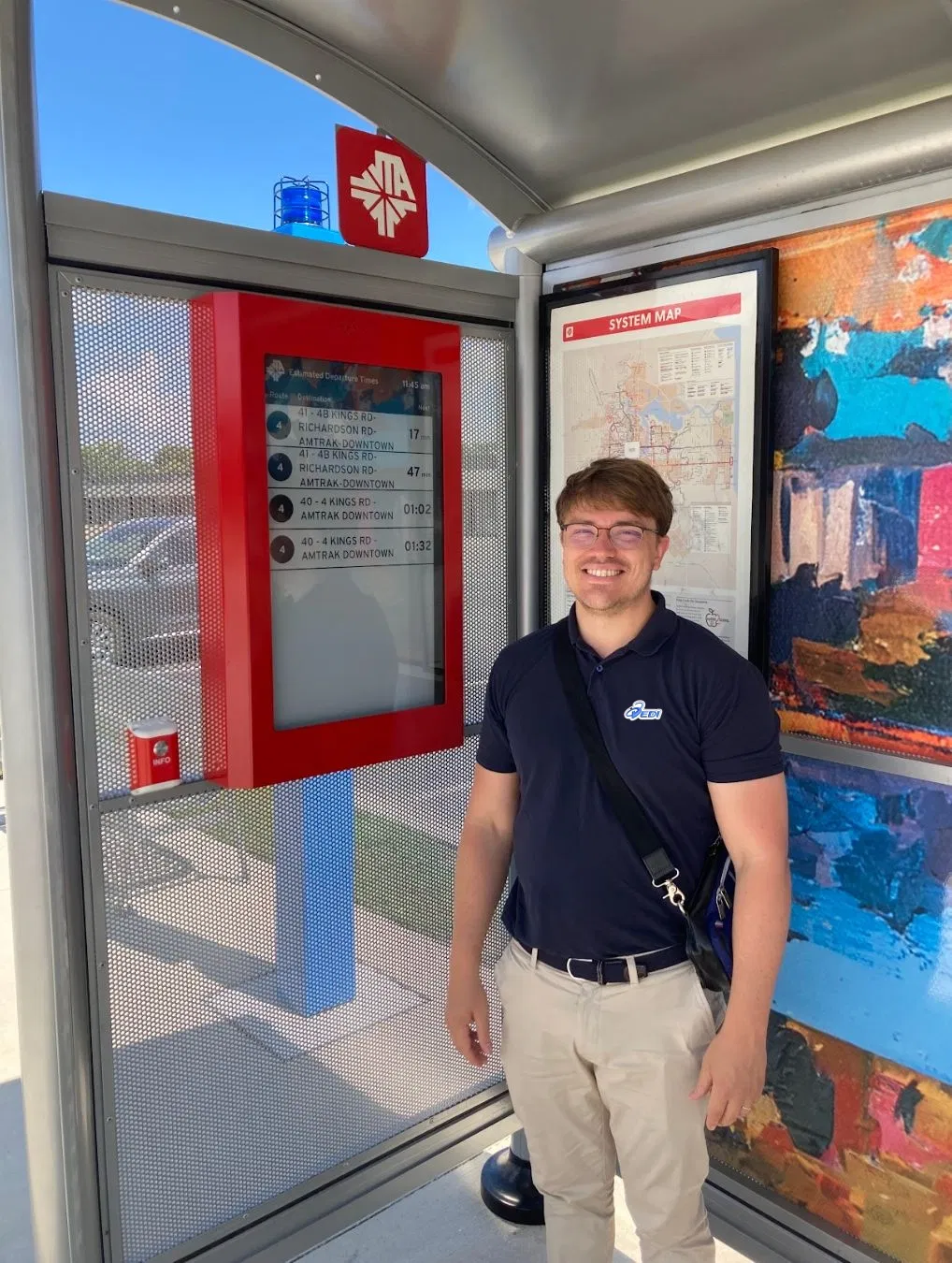 E-Ink Solar Power 31.2 Bus Stop Digital Signage E Ink Display Panel Stop Sign for Bus