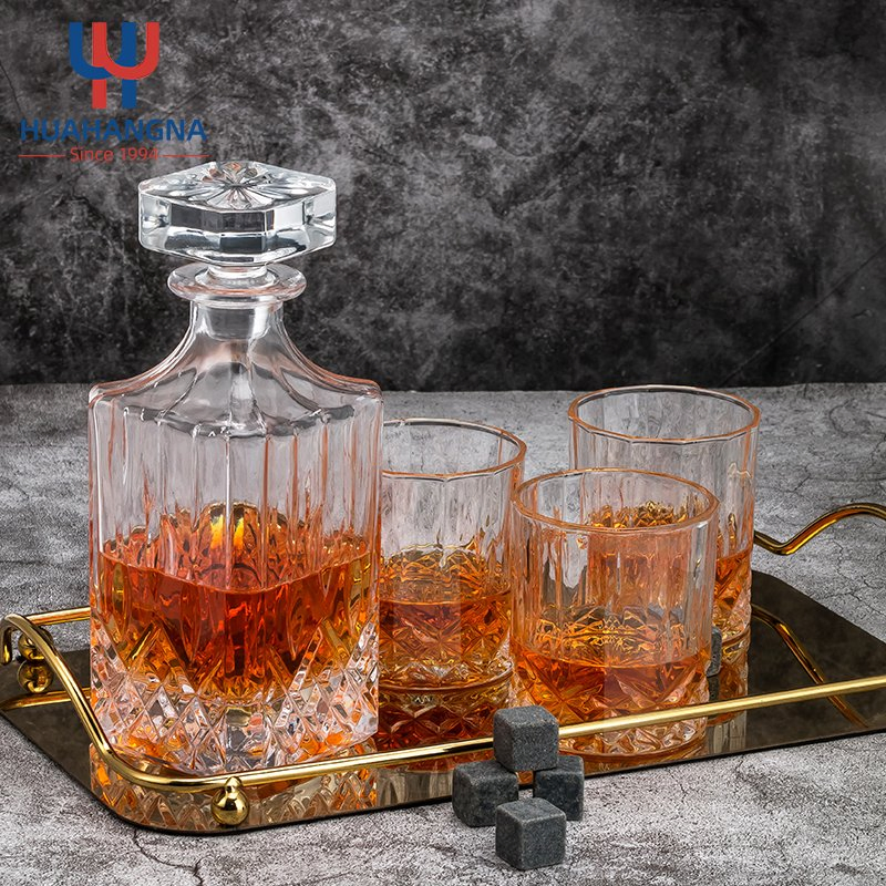 Best Selling Suppliers 25oz Engraved Square Crystal Decanter Whiskey Set with Whiskey Stone Coasters for Men