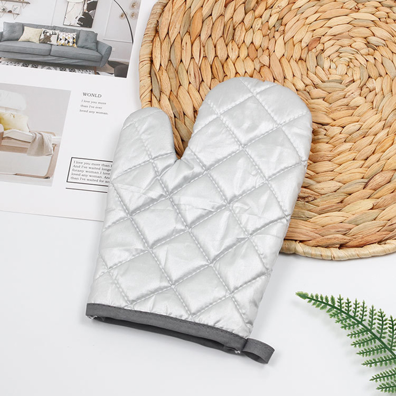Manufacturer Wholesale Oven and Microwave Oven Heat Insulation Gloves, Silver-Coated Oven Gloves