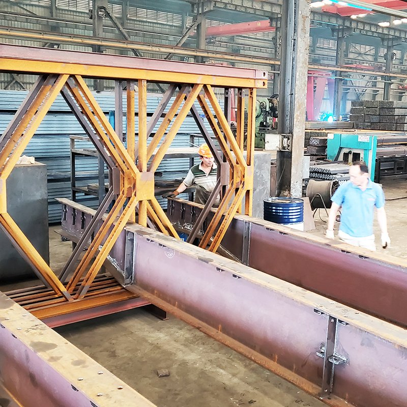 Durable Iron Truss Bridge for Efficient Sea Crossing Solutions