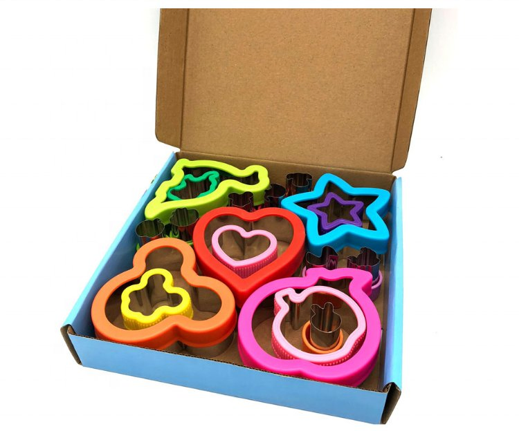 Aohea Sandwich Cutter and Sealer Cookie Cutter for Vegetables Fruits Bread Mold for Kids