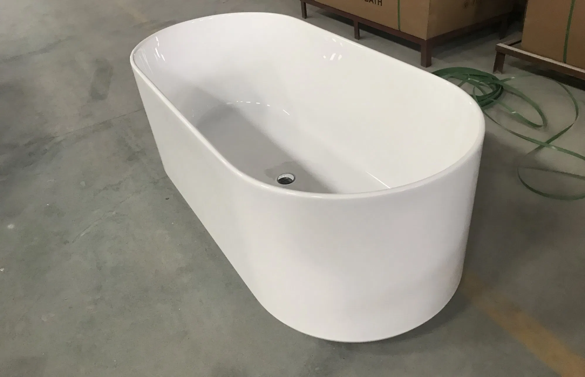 Bathrooms Thin Edge 1700mm Matt White&Glossy White Acrylic Bathtub, Freestanding Bathtub