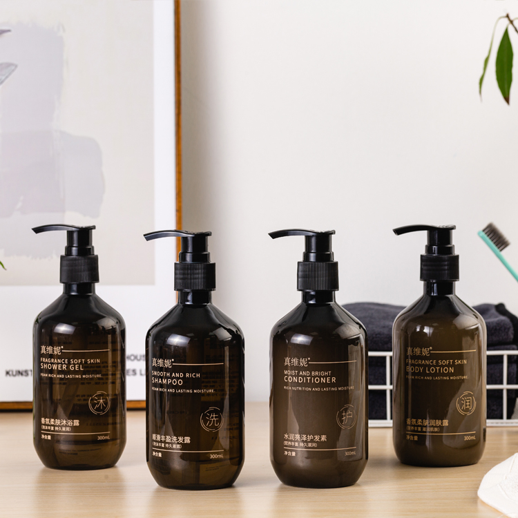 Hot Selling Hotel Supplies Pet Bottle All Adults Nourishing Smooth Body Lotion