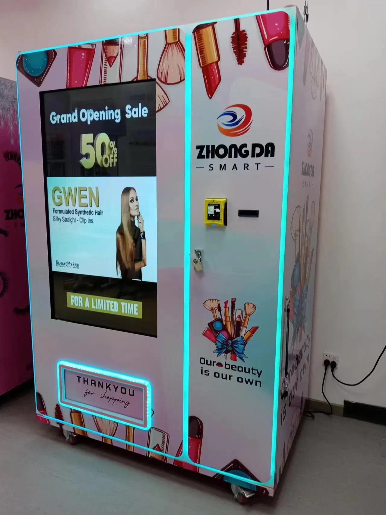 Airport Clothing and Disposable Goods Full-Screen Vending Machine