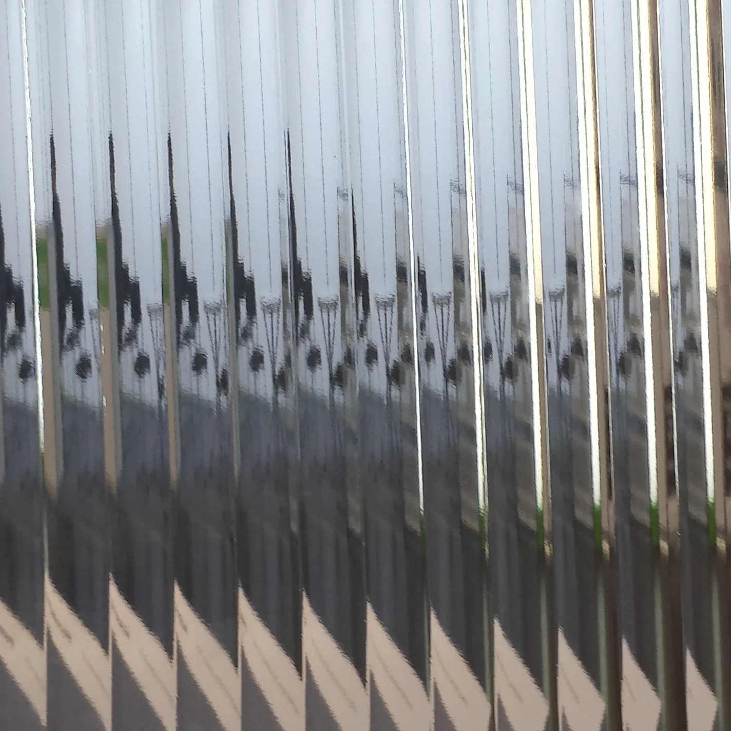 Customized Art Building Pattern Wave Fluted Design Glass for Door