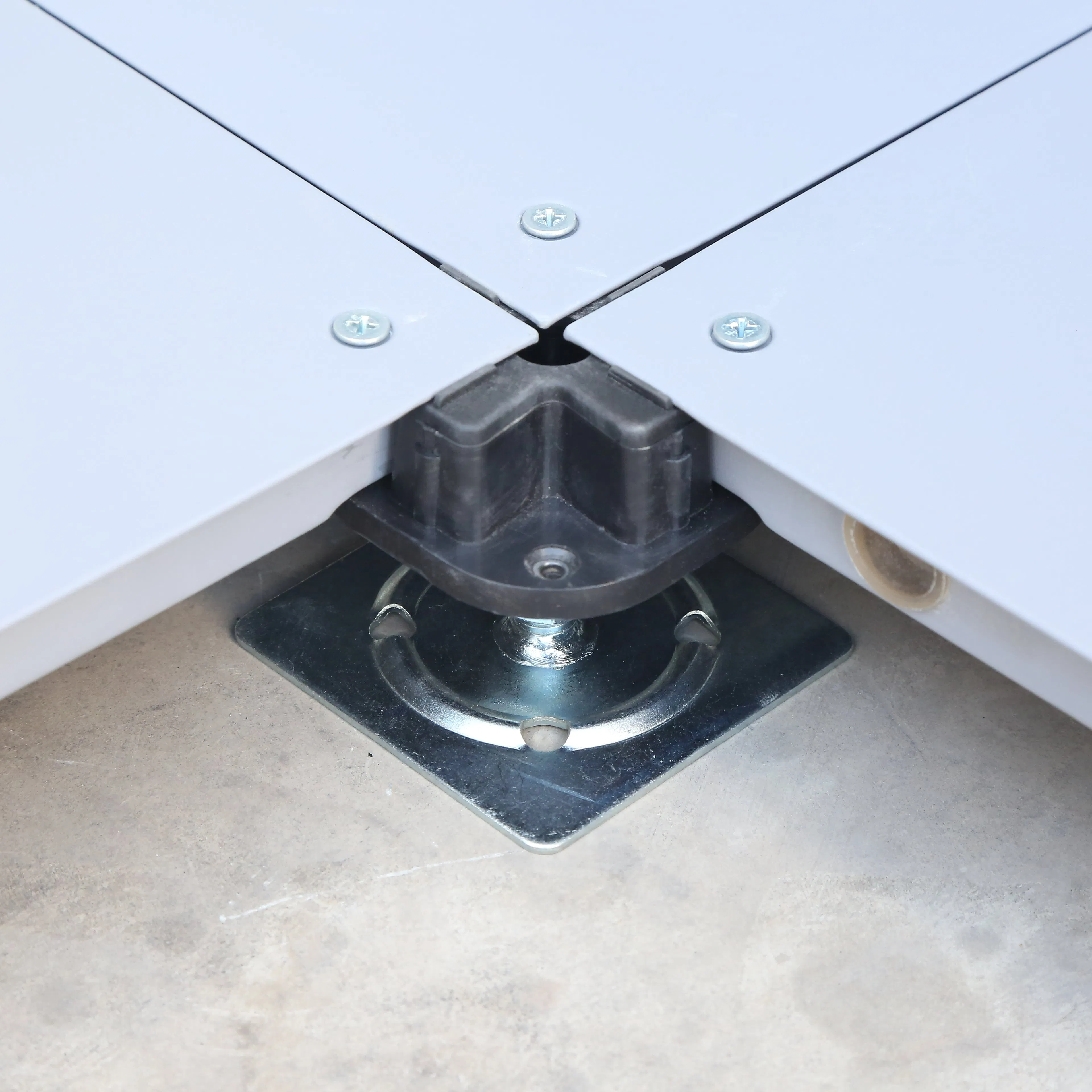 Heavy-Duty Raised Floor for Industrial Warehouses