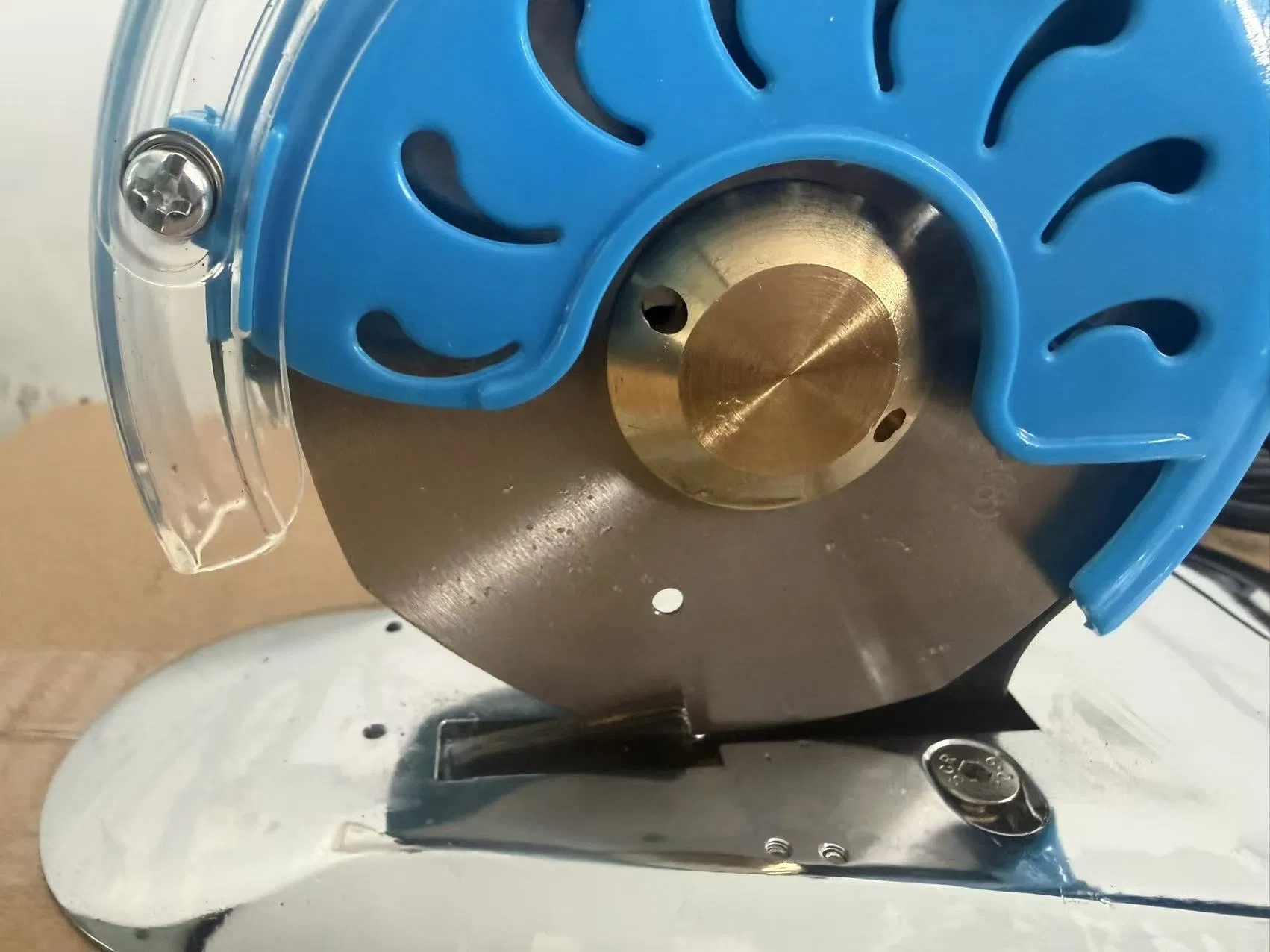 Versatile Electric Cutting Scissors with Durable Brushless Circular Knife