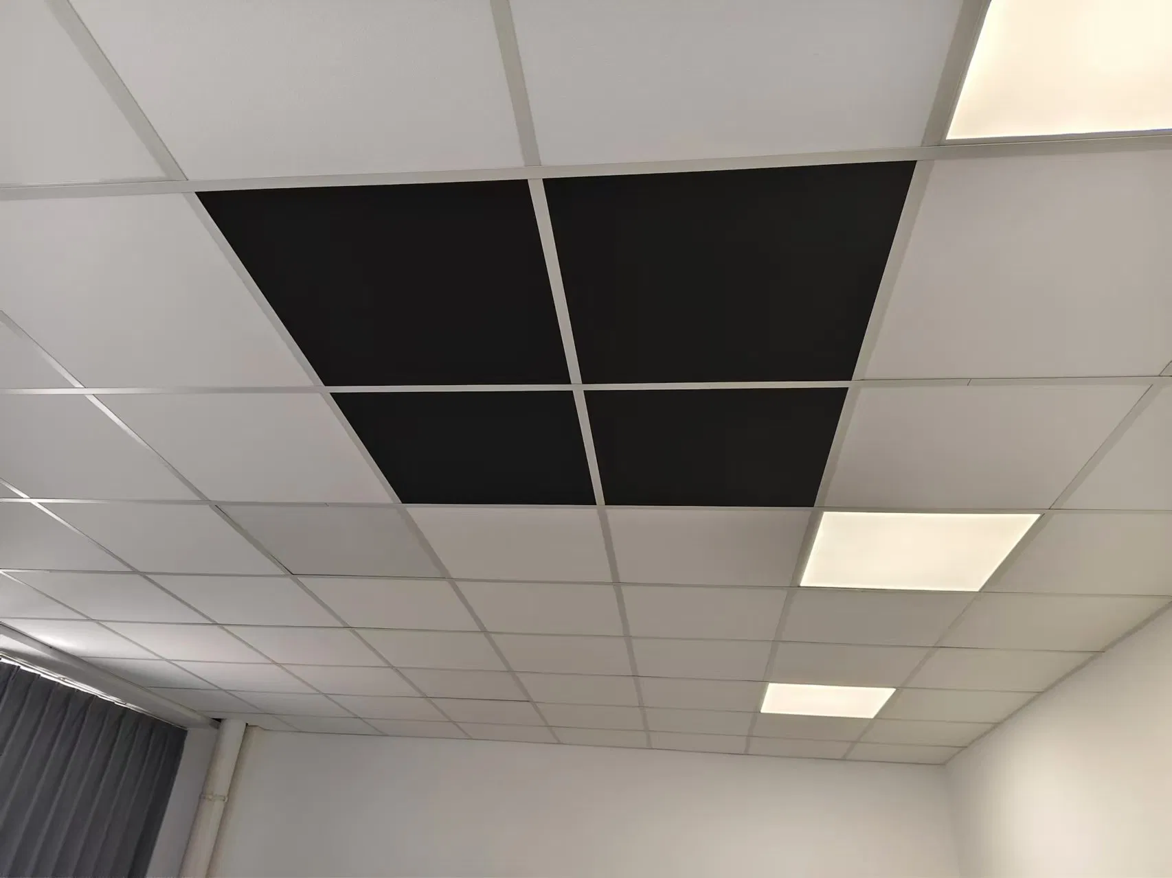 600*600mm Light Weight Suspended Soundproof Fiberglass Acoustic Insulation False Ceiling Board