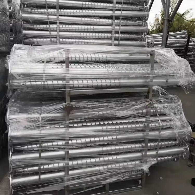 U-образный винтовой анкер для столбов без бетона