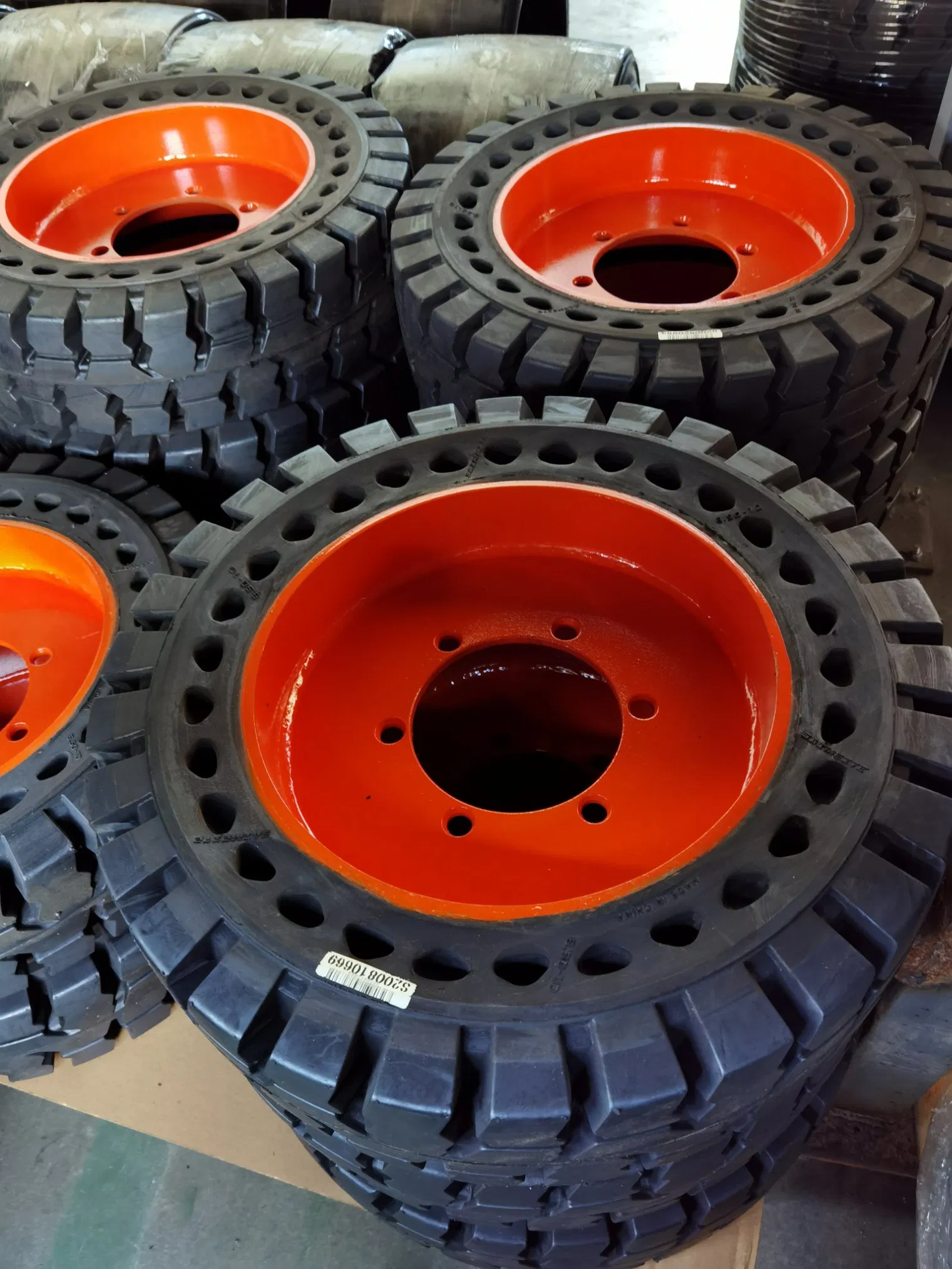 Шины для спецтехники 33X12-20, 30X10-16, 31X12-16, 28X12.5-15