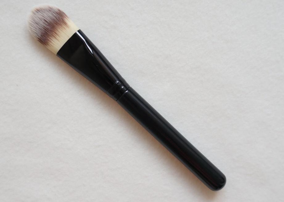 Wood Handle Synthetic Foundation Cosmetic Makeup Brush