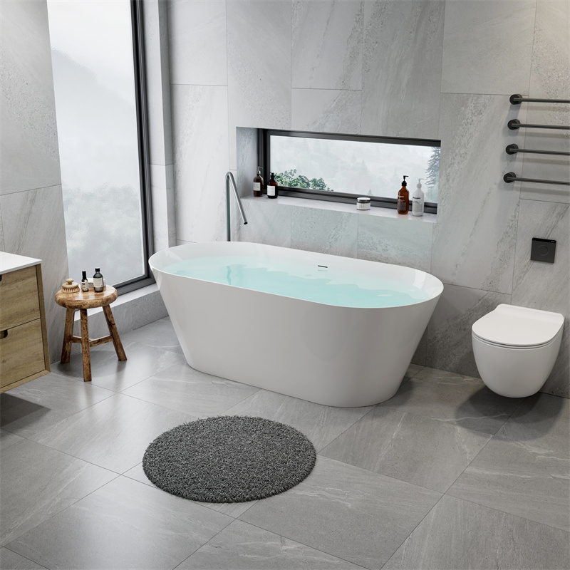 Белая акриловая ванна овальная, отдельностоящая