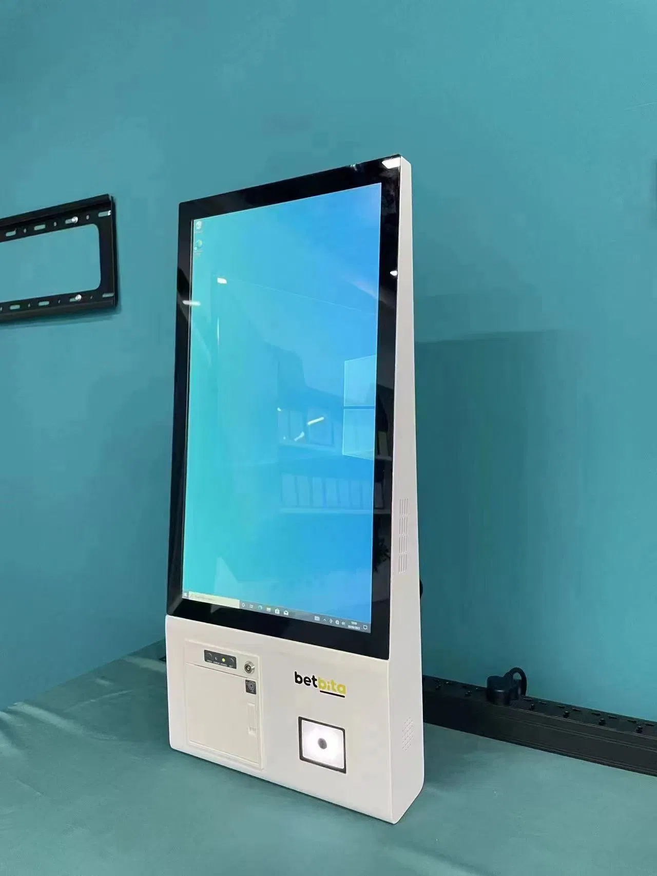 Информационный киоск 21.5 дюйма с сенсорным экраном