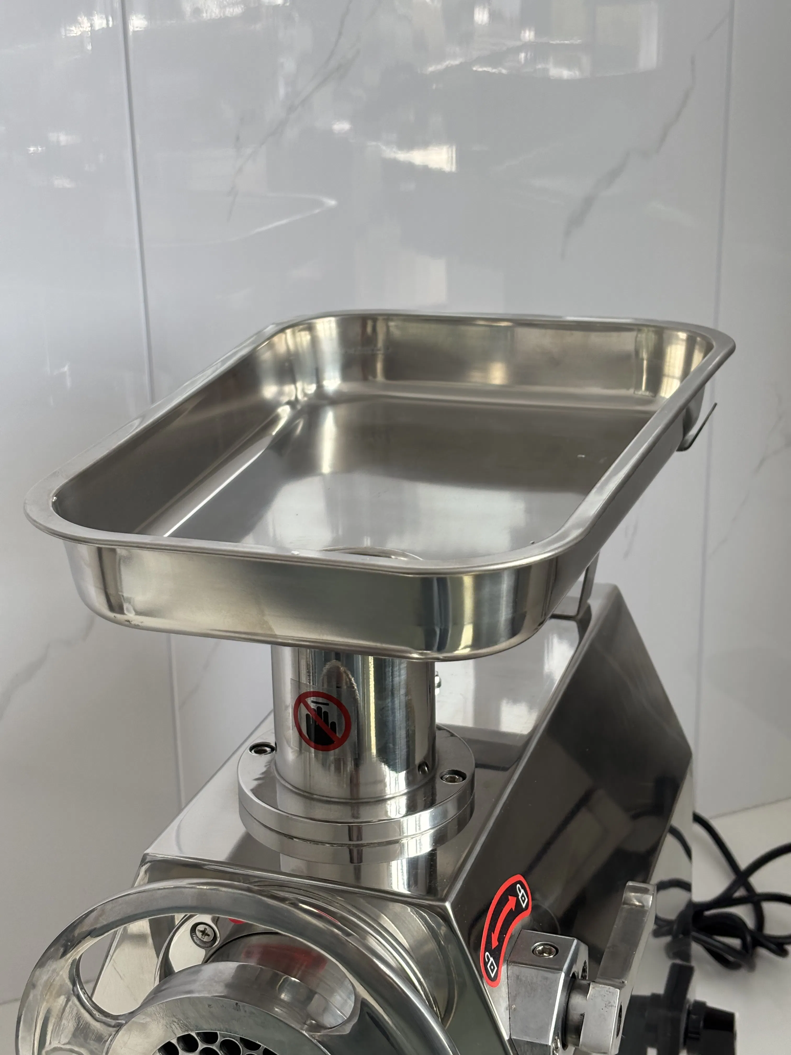 Compact Meat Grinder and Mincer with 400*230*450mm Dimensions