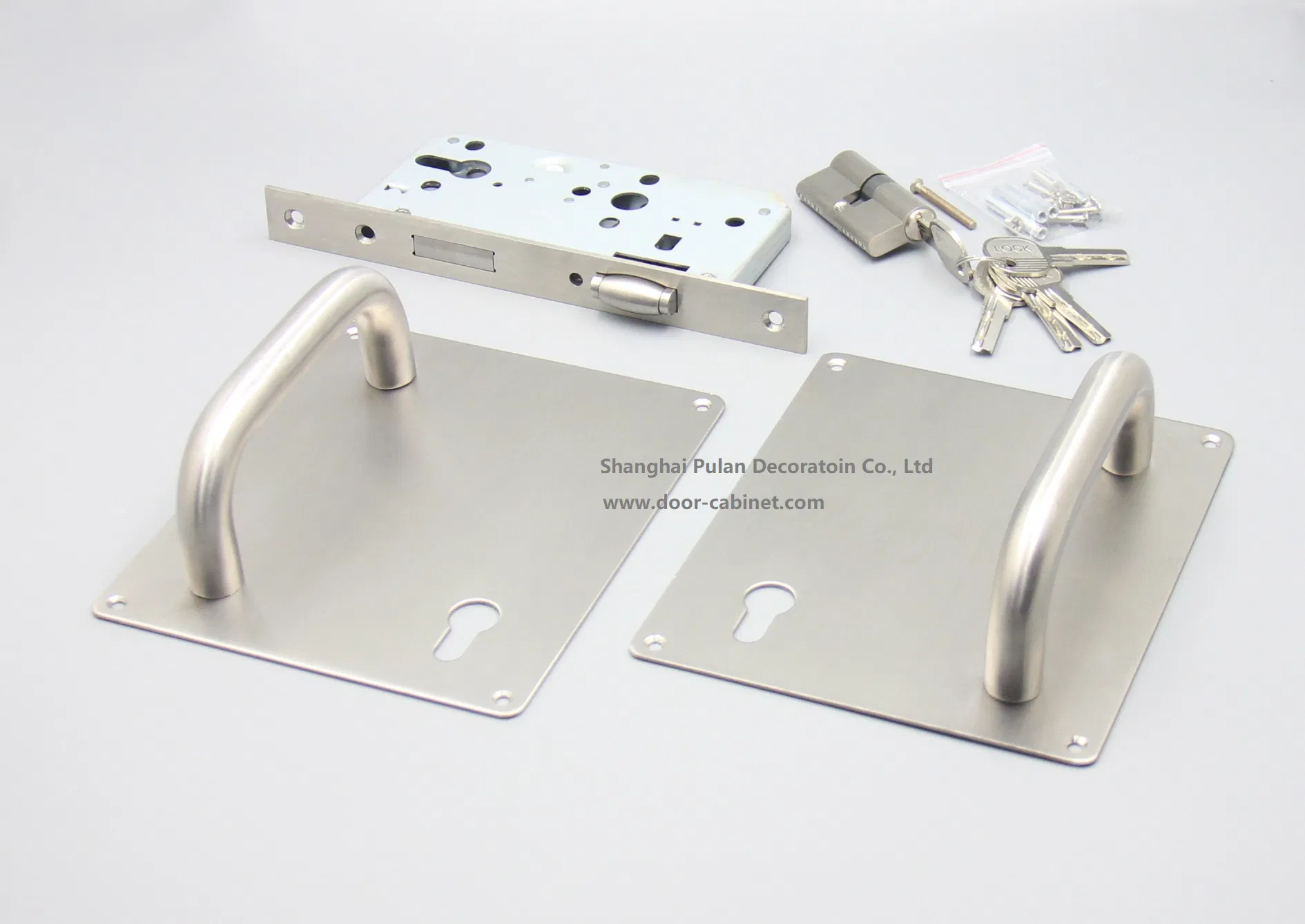 China Supplier Wholesale Price House Hotel Interior Water Proof Flush WPC Door for Apartment Room Bedroom Villas Luxury