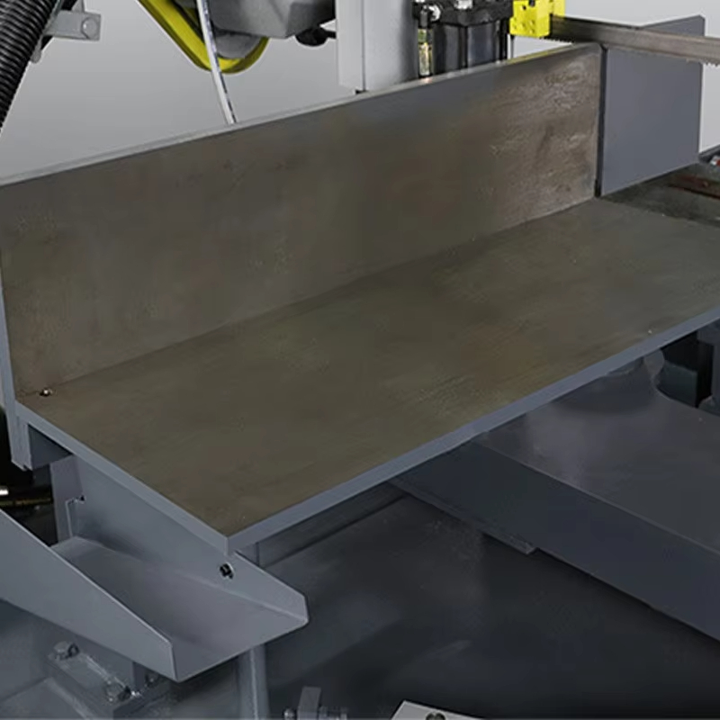 Станок ленточнопильный с цифровым управлением