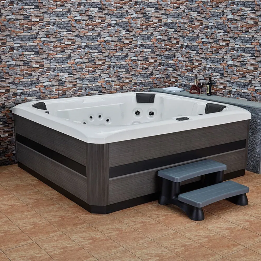 Уличный СПА-бассейн на 5 человек с гидромассажем и ТВ