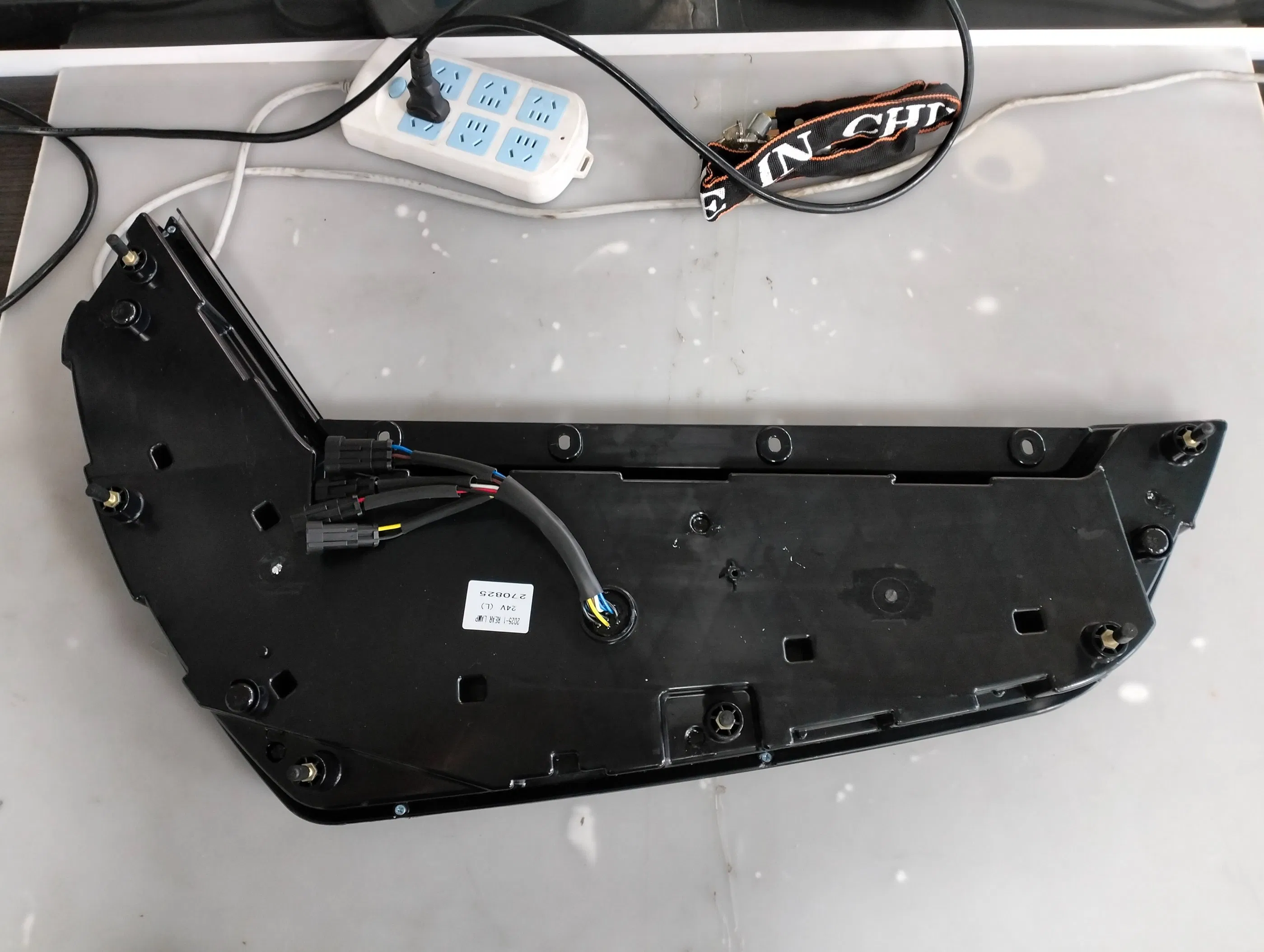 Indonesia Factory Tentrem Bus Parts Headlamp Rear Fog Light Lock Mirror