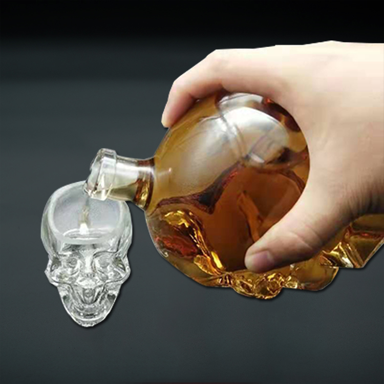 High Borosilicate Glass Bottle 1L Whisky Skull Shape Handmade Glass Wine Bottle