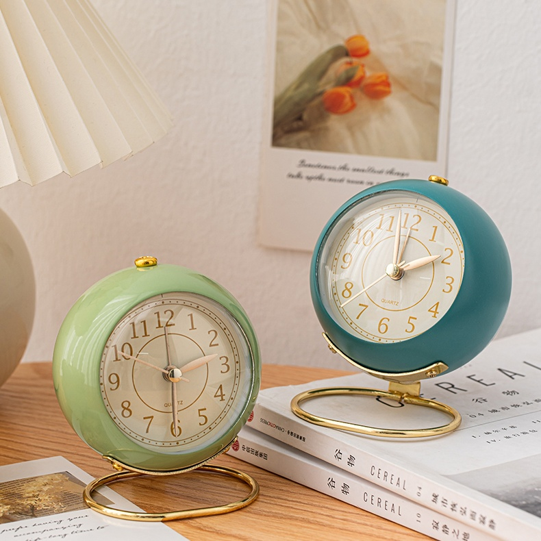 Wholesale European Creative Simple Bedroom Metal Mechanism Timing Alarm Clock