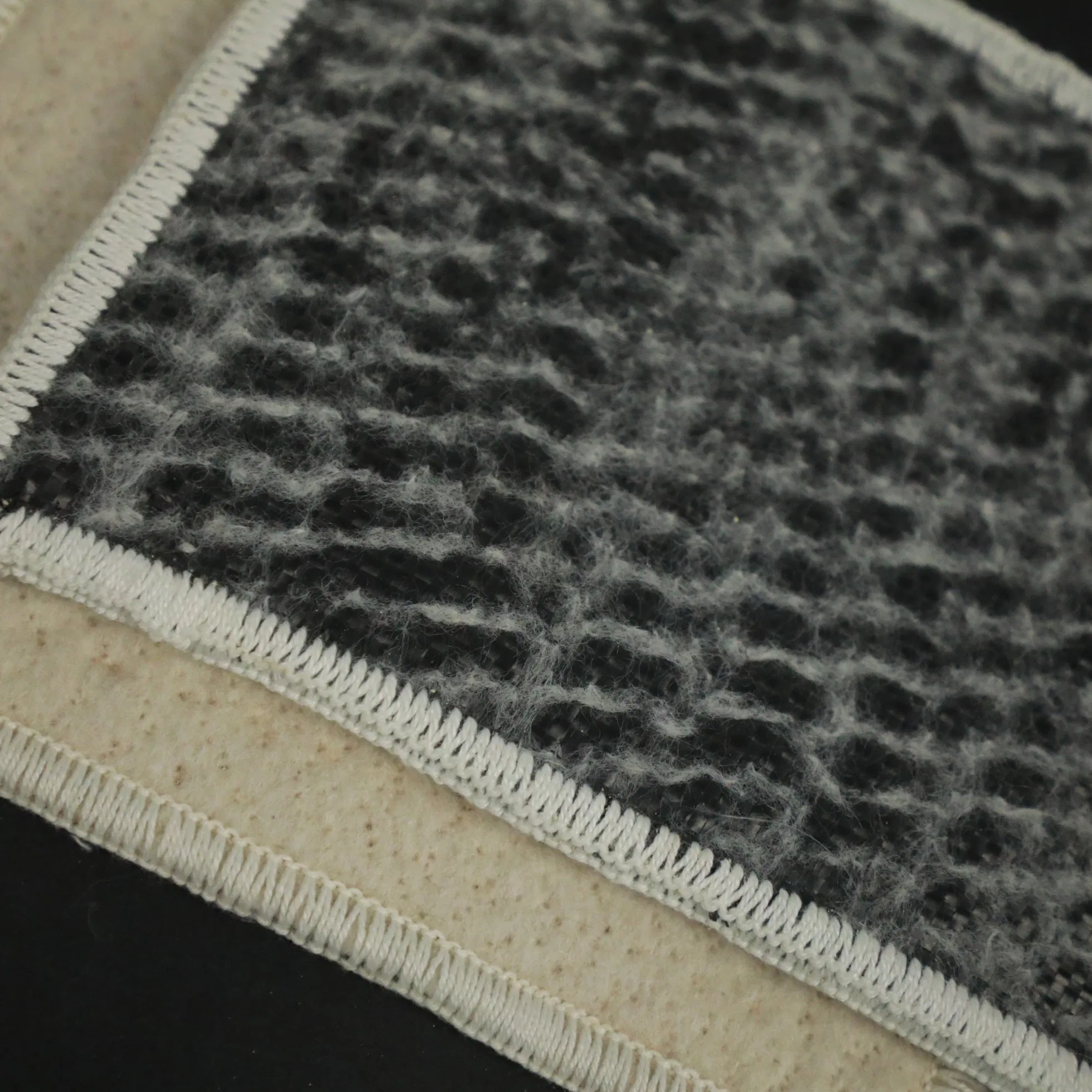Bentonite Waterproofing Blanket Geosynthetic Clay Liner Gcl for Landfills