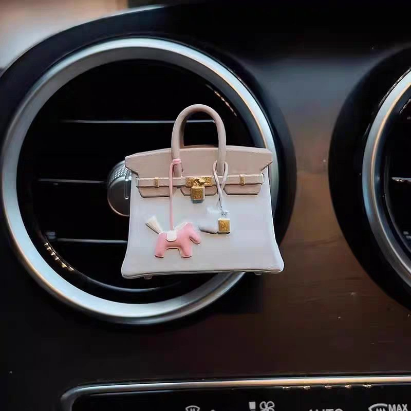 Hot Sales Luxury Bag Car Vent Clip Air Freshener for Air Conditioner Slippers Model Car Aromatherapy Diffuser for Girls