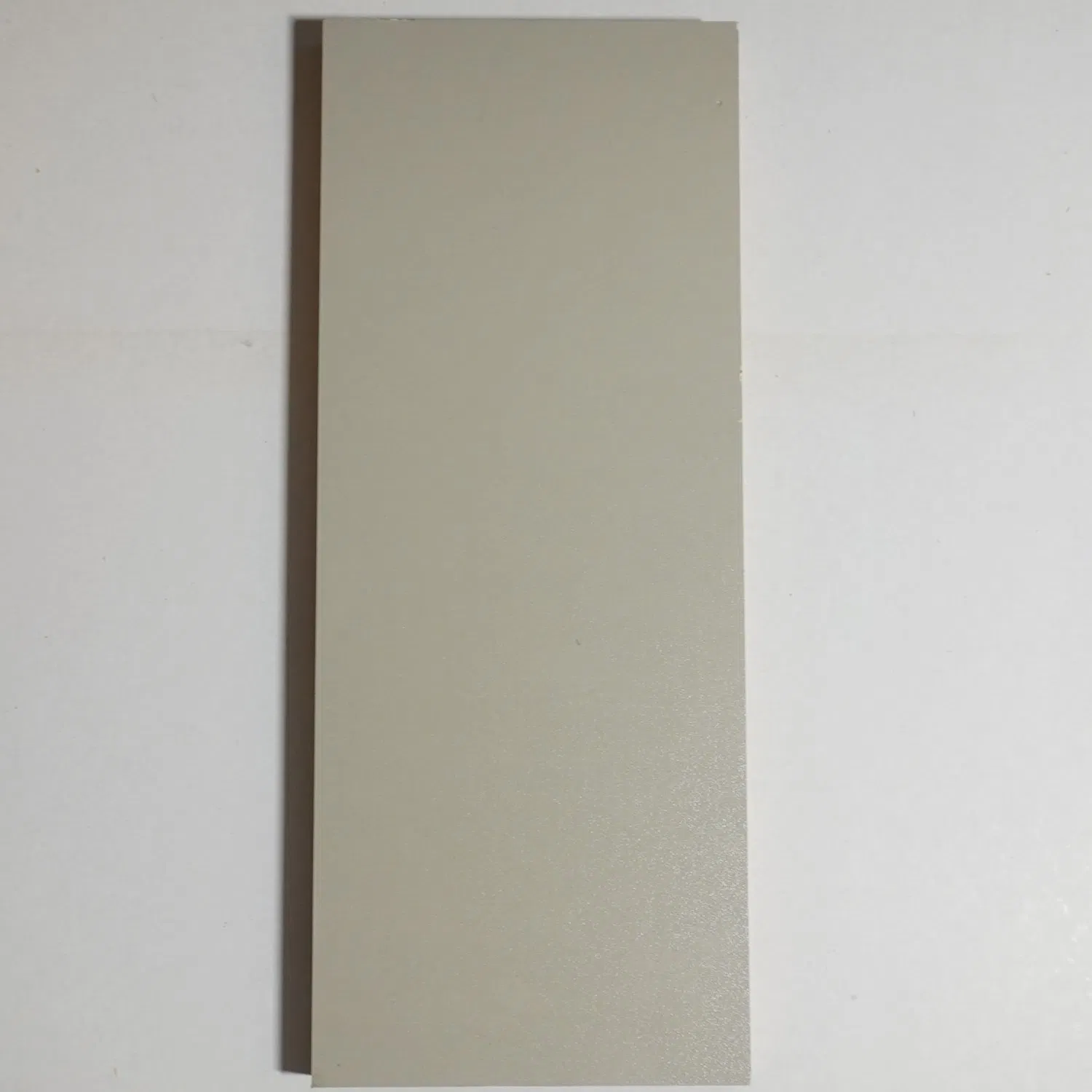 Quality Solid Wood Board for Sustainable Crafting and Design