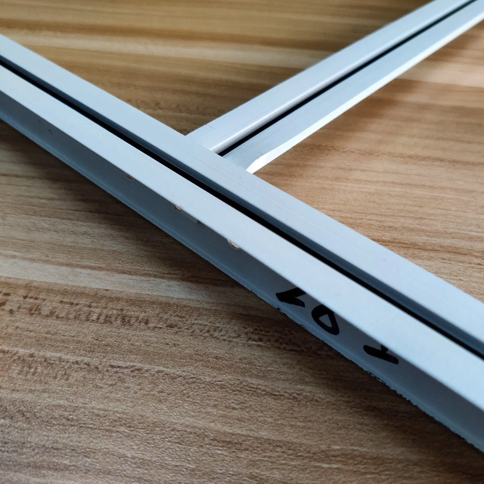 Durable and Stable & Precise Right Angle & Oxidation-Resistant & Reinforced Thickness Tee Grid