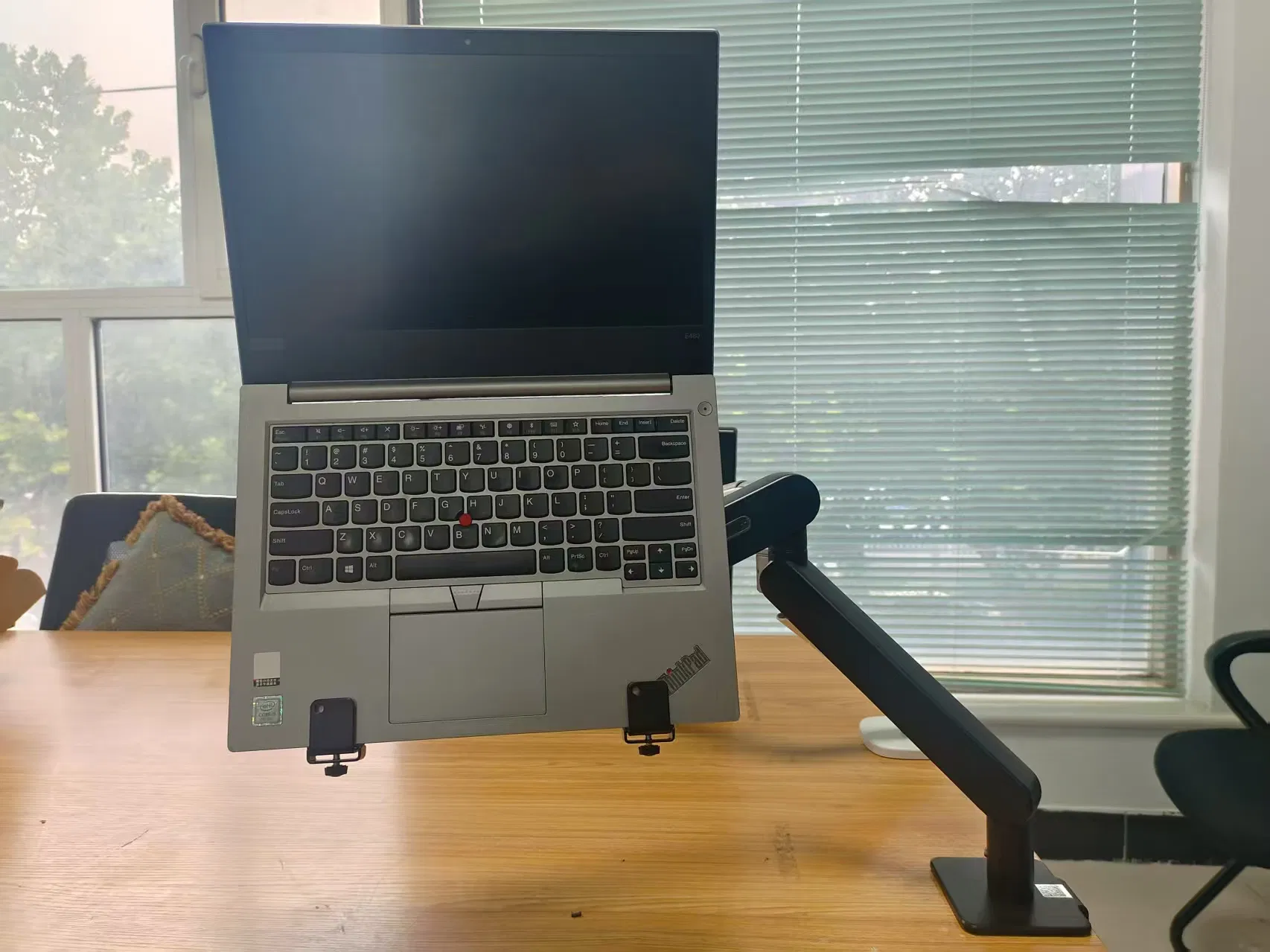 Крепление для ноутбука к монитору на VESA 100x100/75x75 мм