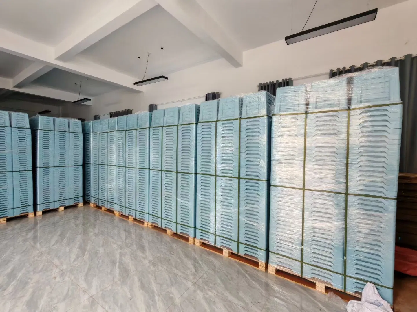 Plastic Cut Flower Transport Display Garden Shopping Mall Bucket for Flowers