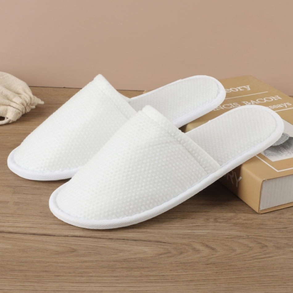 Hotel Indoor Individually Disposable Lightweight Nonwoven Closed-Toe Slipper