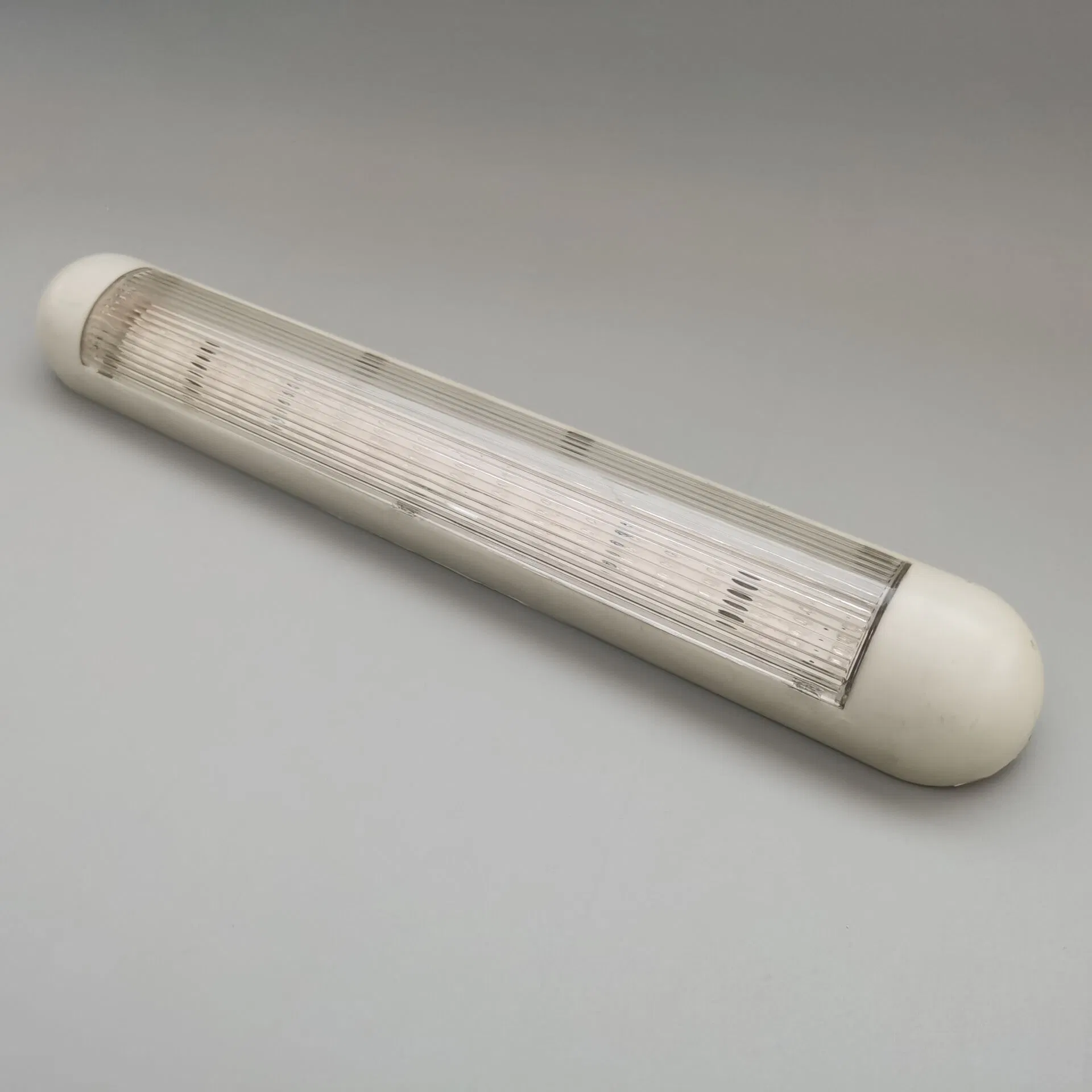 Светодиодный потолочный светильник для автобусов и автодомов