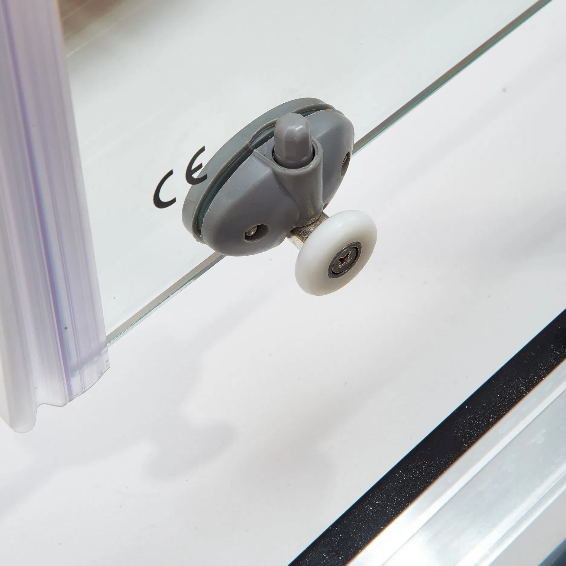 Chinese Manufacturer Nice Packing Shower Door Bi-Fold Shower Door