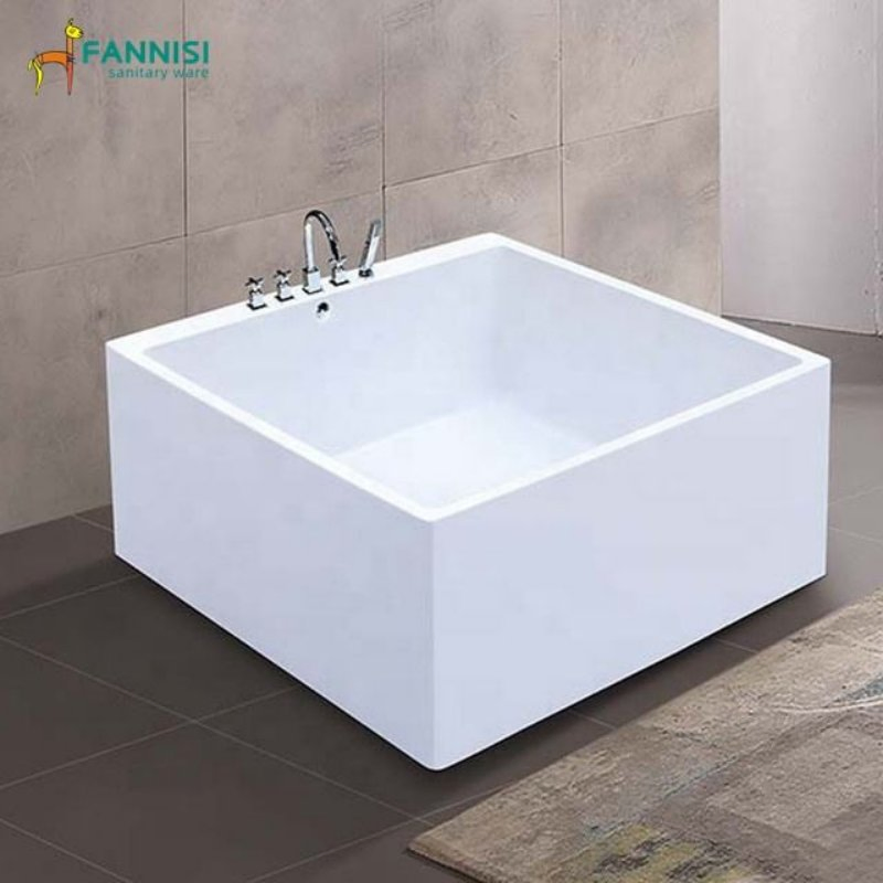 Акриловая ванна FANNISI F-7101 белая, 1300x1300 мм