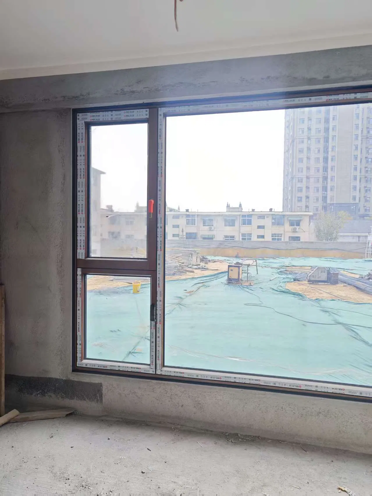 High-Performance Aluminum Clad Wood Tilt & Turn Window, Passivhaus Compliant