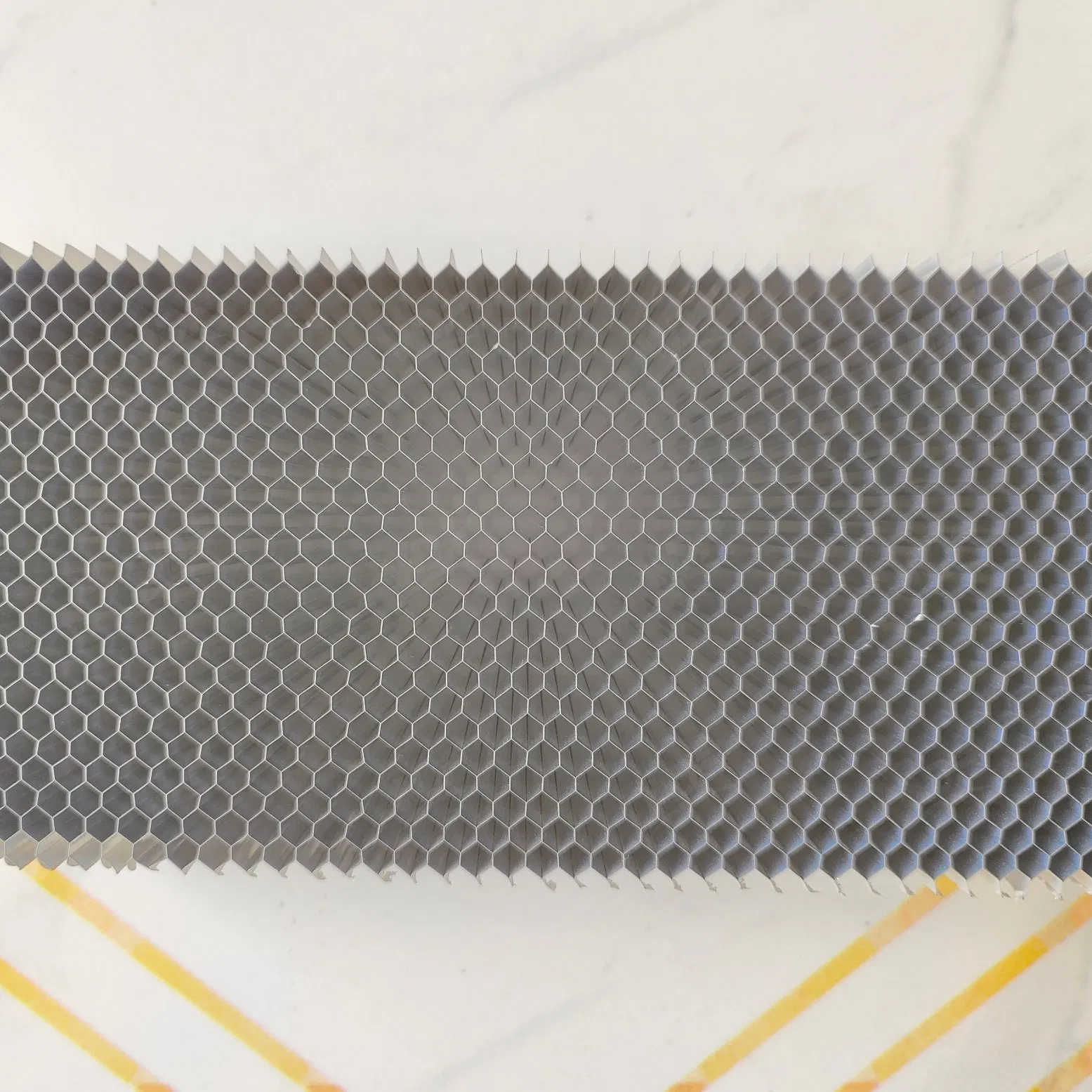 Thermal-Insulating Aluminum Honeycomb Core Shear - Resistant Versatile for Industrial Energy Absorbers