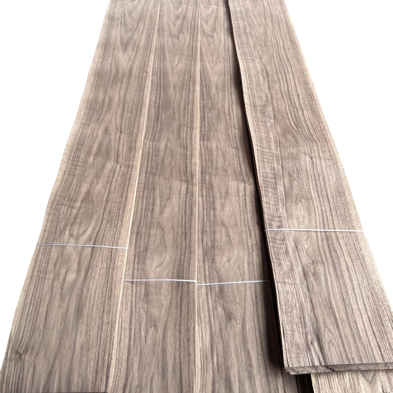 Hot Selling Walnut Mountain Pattern Veneer 0.5mm for Indoor Decorative Wall Panels