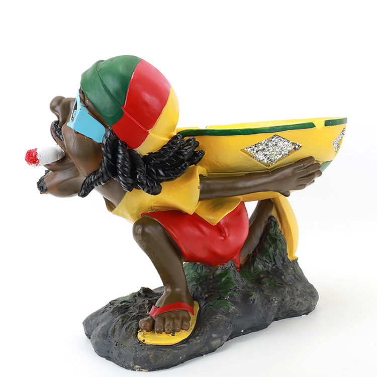 2021 New Design OEM Logo Creative Mold Smoking Resin Ashtray