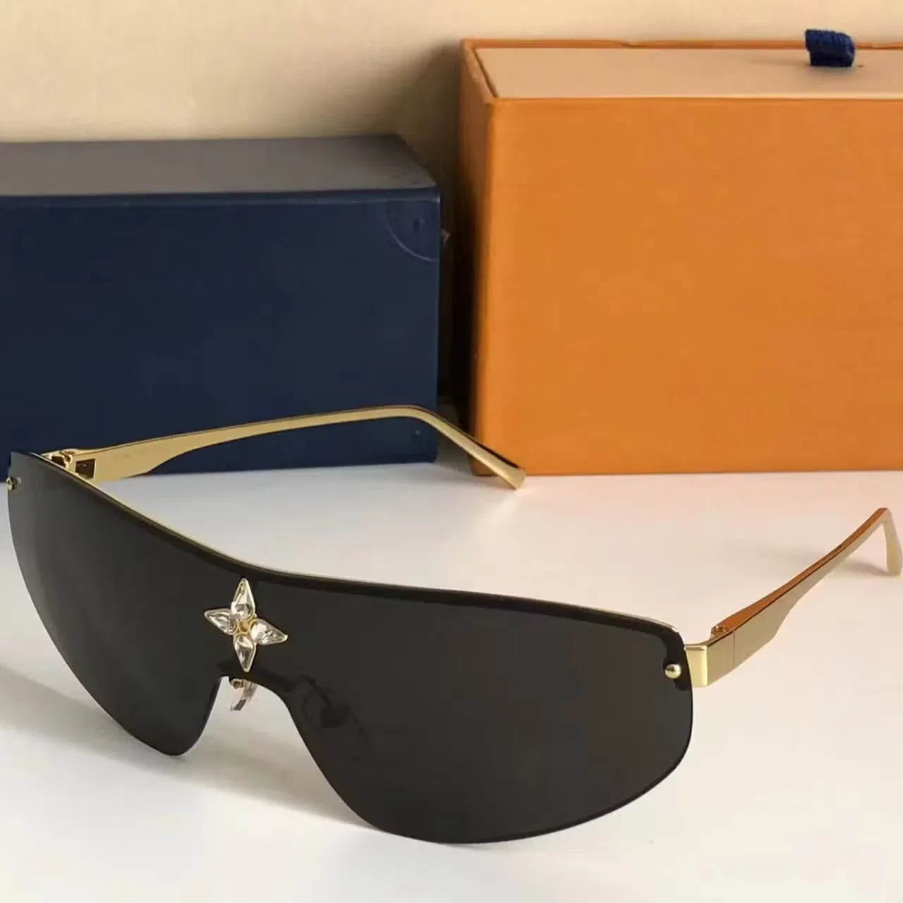 Unisex Fashion Designer Sunglasses Collection