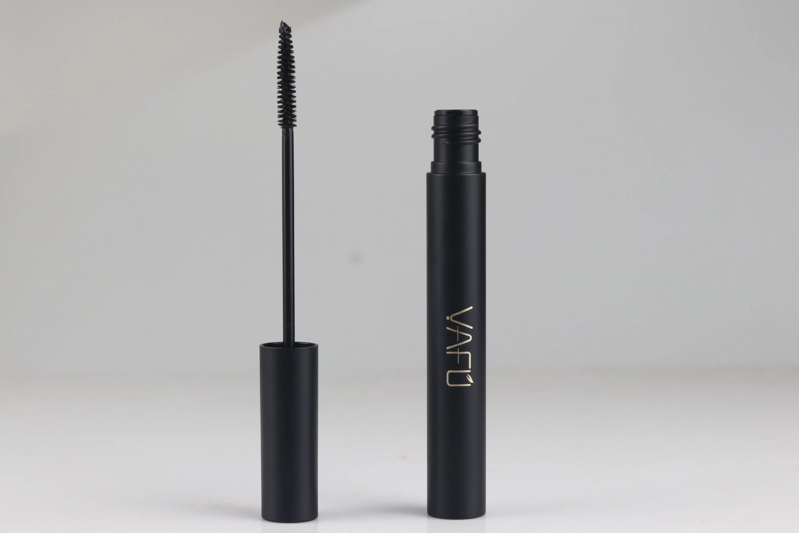 Extreme Volume Waterproof Mascara for All-Day Wear and Length