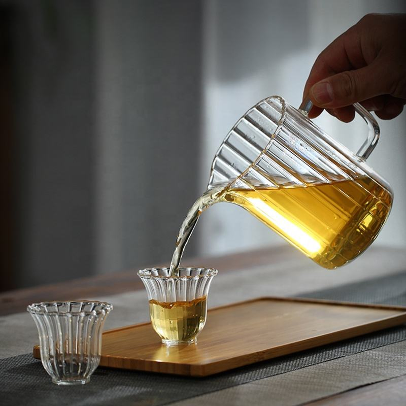 Vertical Stripe Glass Cup with Spout and Filter Glass Lid for Tea