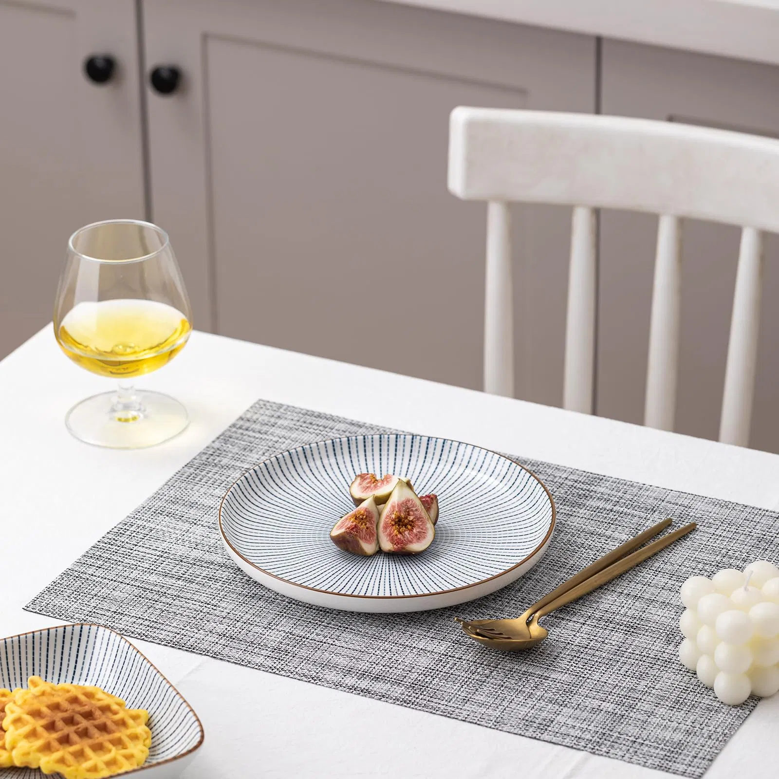 Indoor/Outdoor Washable Plastic Woven Placemats Dining Table Mats
