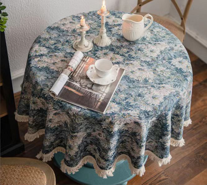 Flowers Jacquard Polyester Dining Table Runner with Tassels for Home and Festivals