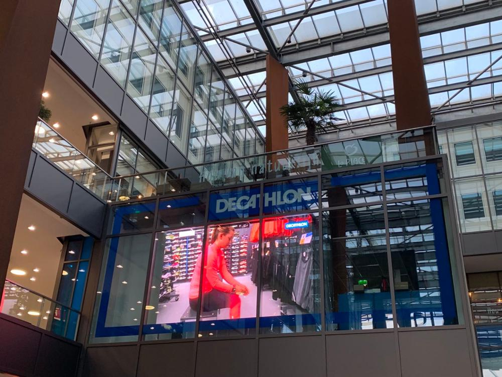 P3.9-7.8 Transparent LED Display Panel Screen for Outdoor Advertisement