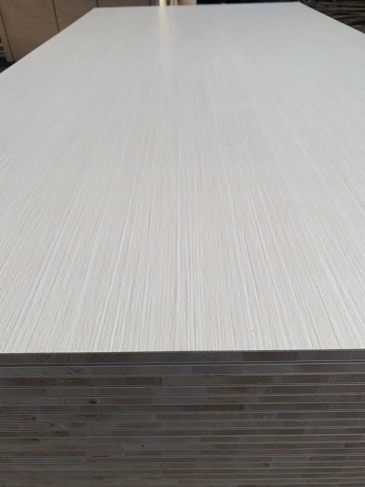 1220X2440X18mm Matt or Glossy White Melamine Block Board/Blockboard